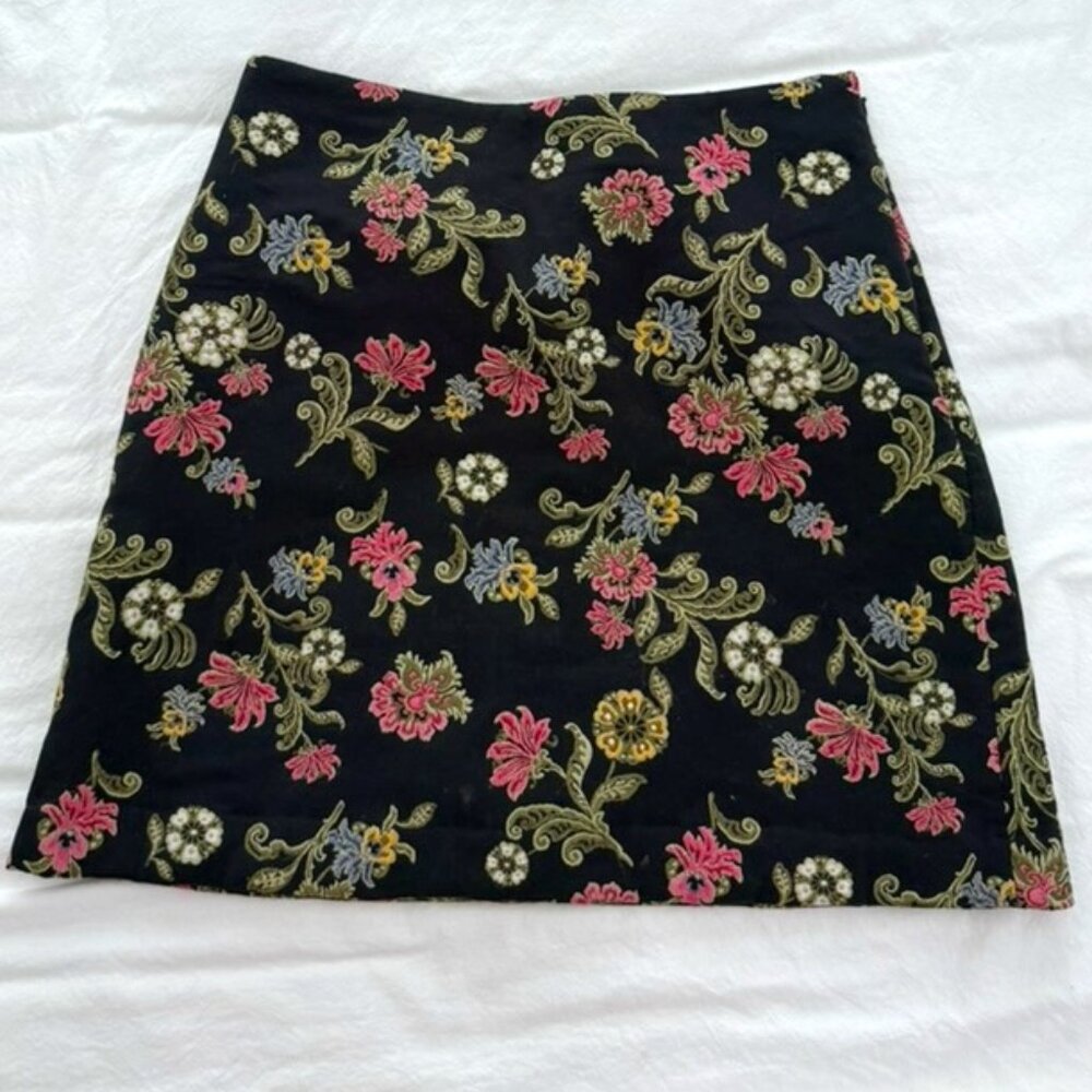 Loft Black A-Line Skirt with Floral Embroidery. - Size 4